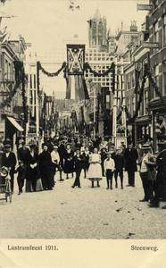 221849 Gezicht in de versierde Steenweg te Utrecht, onderdeel van de festiviteiten bij het 55e lustrum (275-jarig ...